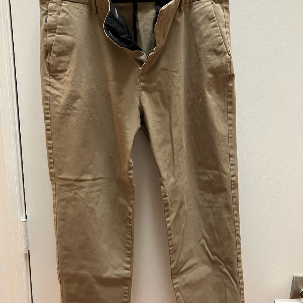 Dockers CityTech Khaki Chino Pants